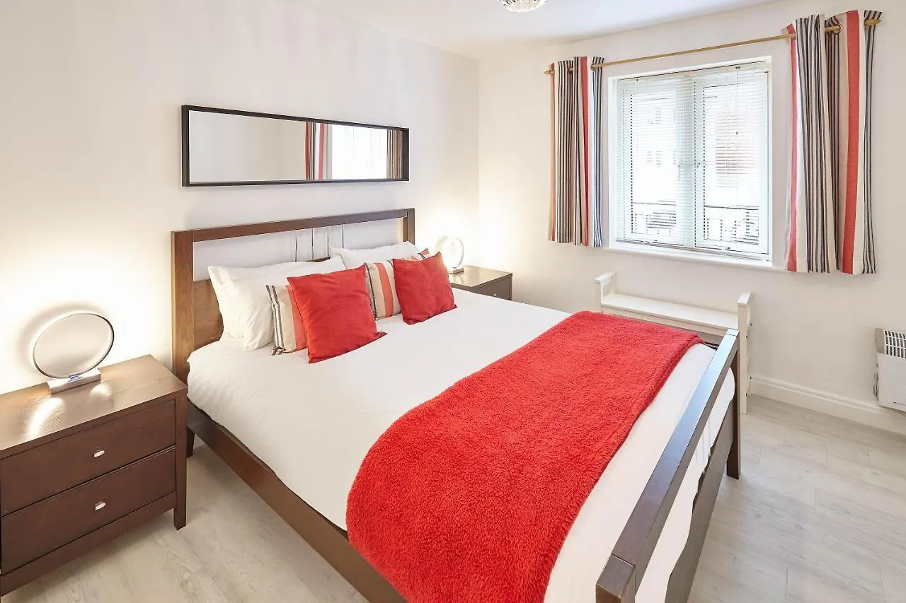Host & Stay - Shipwrights Eskape Whitby Apartment